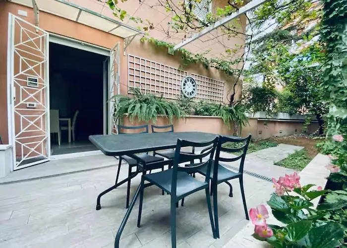Vatican City Historic Center -Luxury Flat With Garden And Private Parking