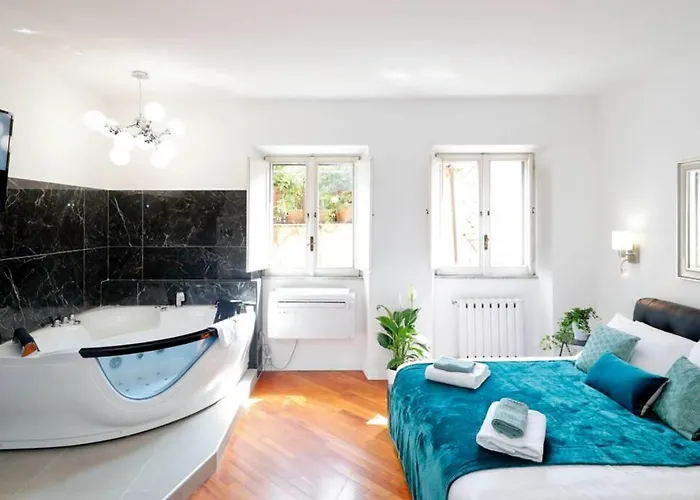 Pantheon Amazing Jacuzzi Suite