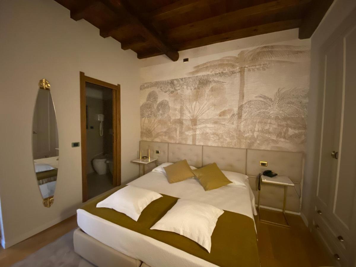 Condotti 2*