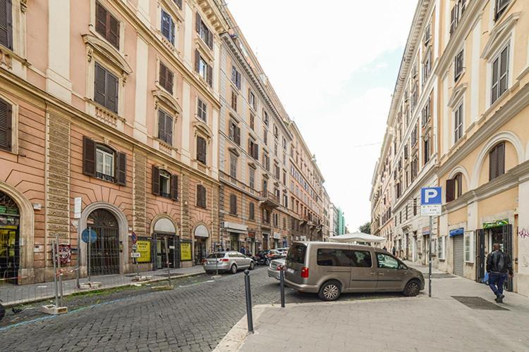 Be First Affittacamere Roma