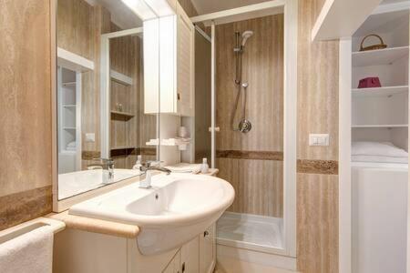 Apartment Le Di Andrea Piccolomini San Peter - Terrace Flat *