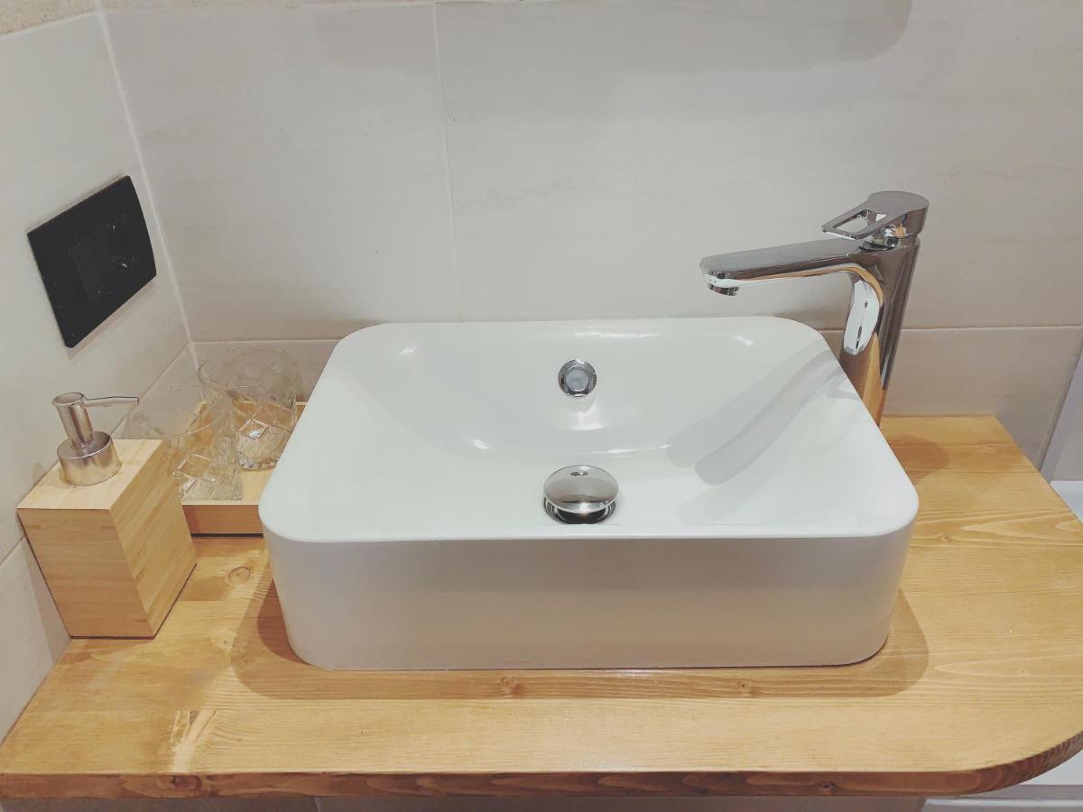 V House Homestay Rome