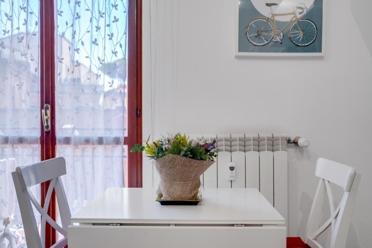 Walking Distance From San Pietro * Rome