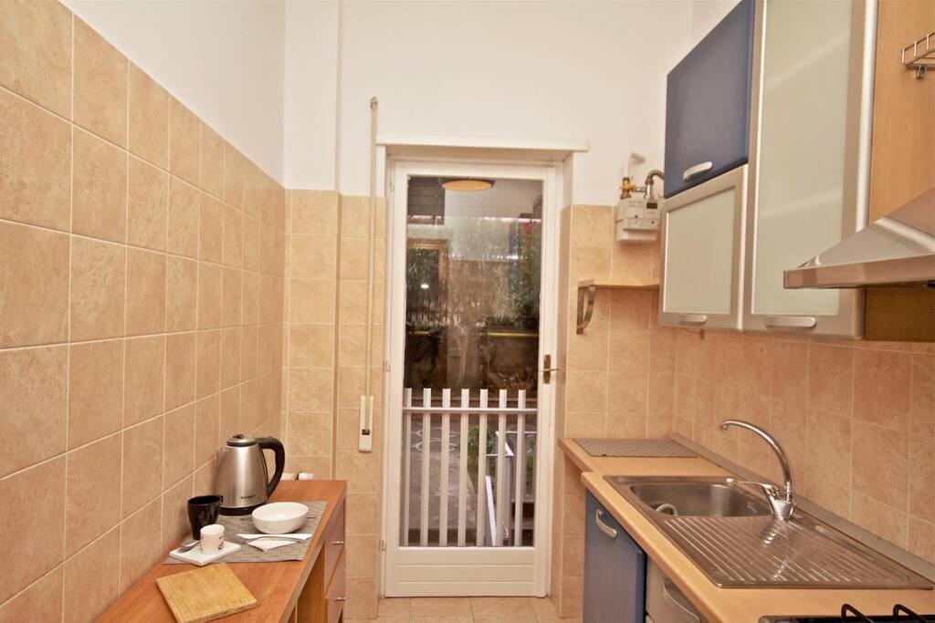 Porta Portese Happy House, Trastevere Steps Apartment *
