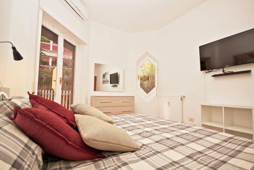 Porta Portese Happy House, Trastevere Steps Apartment *