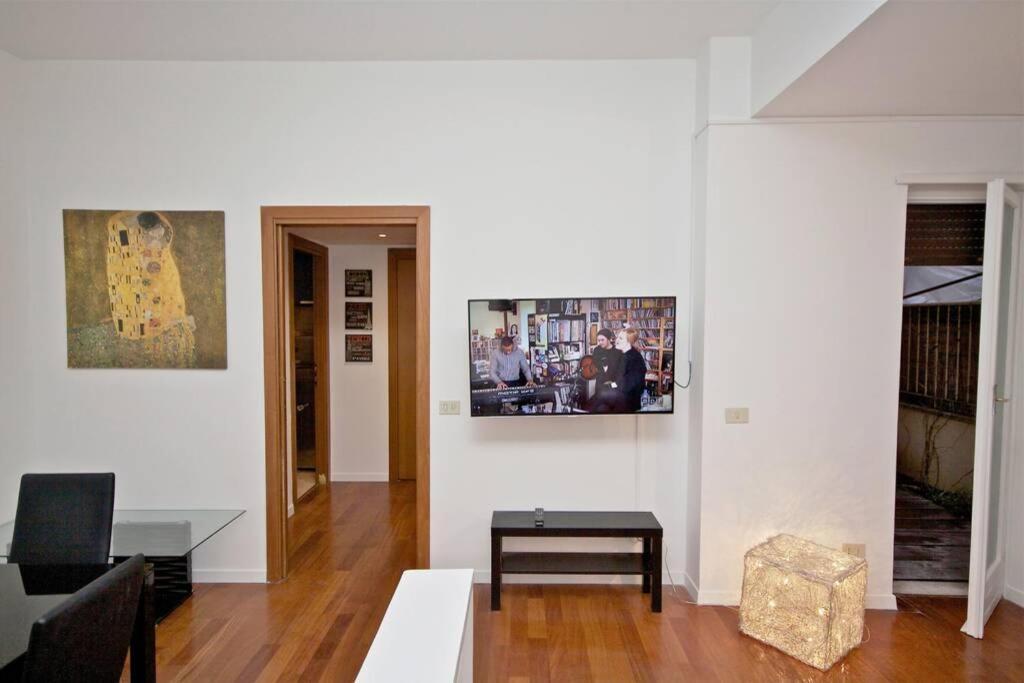 Porta Portese Happy House, Trastevere Steps Apartment