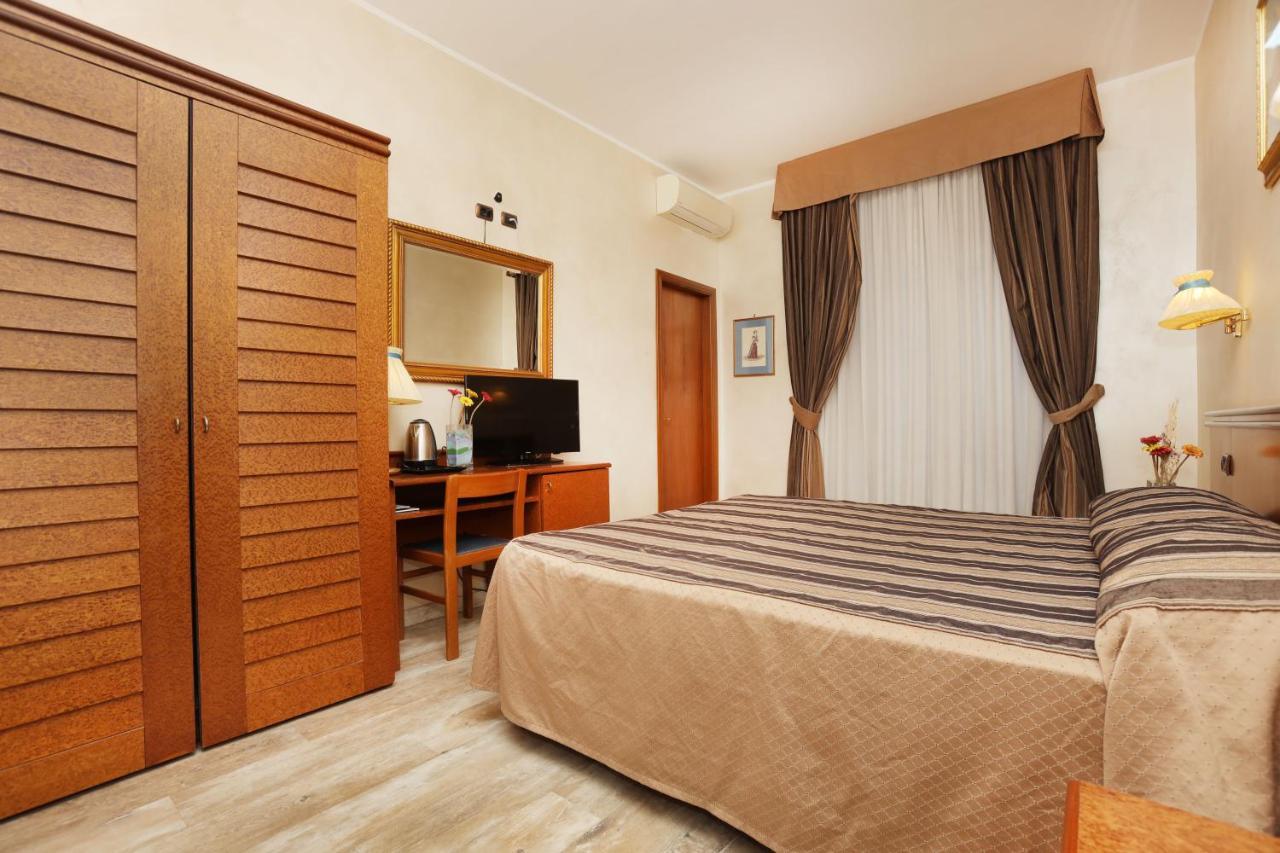 Rimini 3* Rome