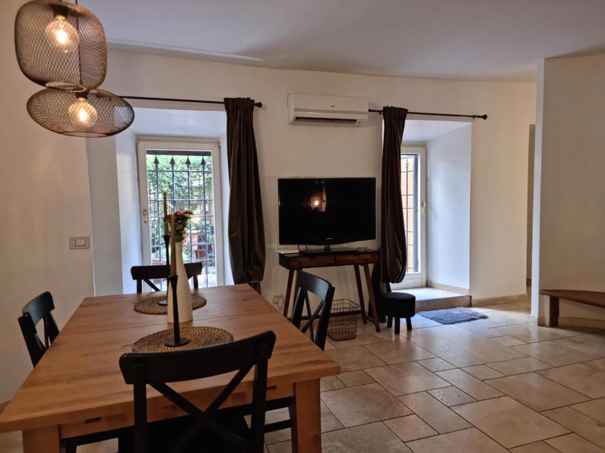 Apartment Pantheon, Campo De Fiori Mini Garden Rome