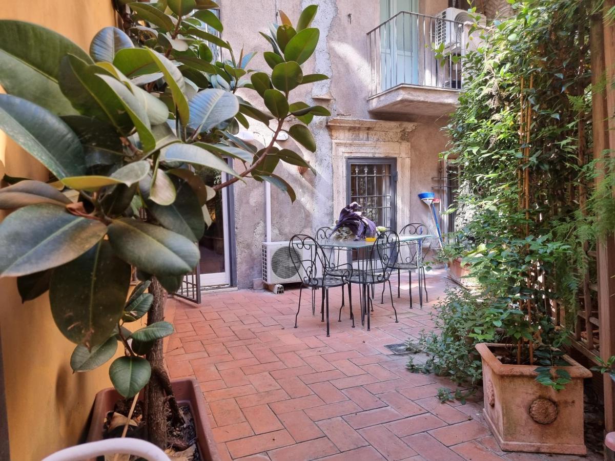 Apartment Pantheon, Campo De Fiori Mini Garden *