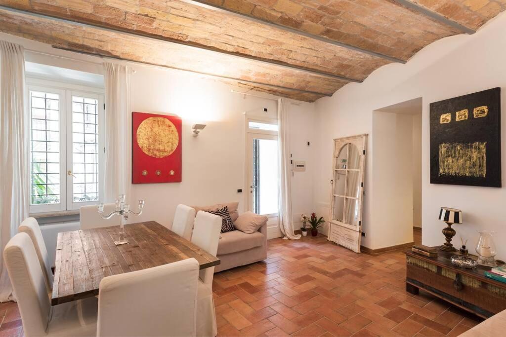 Lovely Colosseum Loft * Rome
