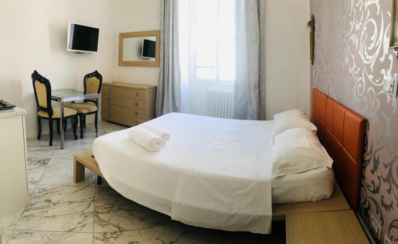 Bed & Breakfast Parisa *