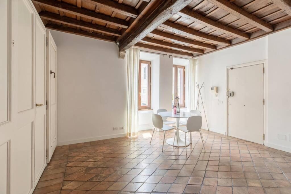 Iflat Navona Bright Apartment