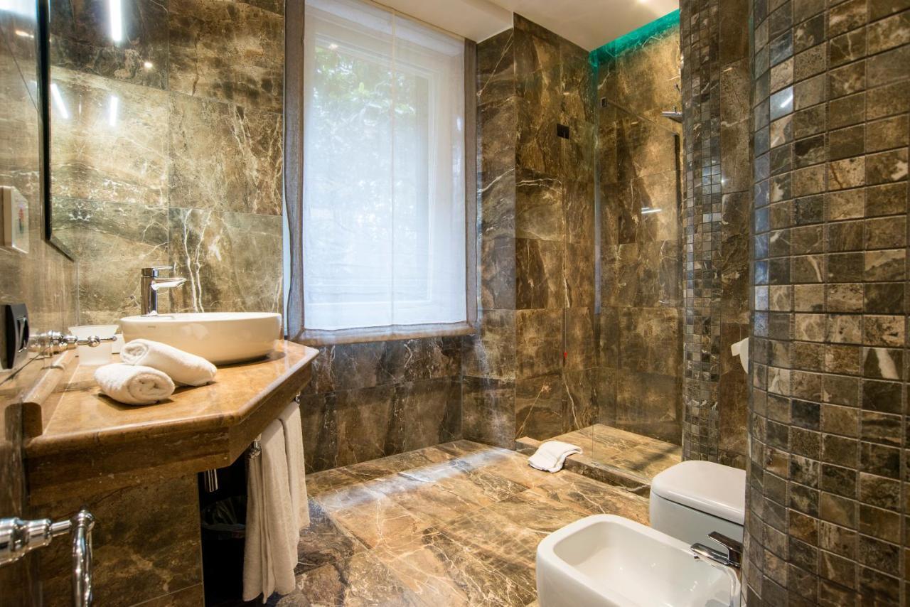Via Veneto 3* Rome
