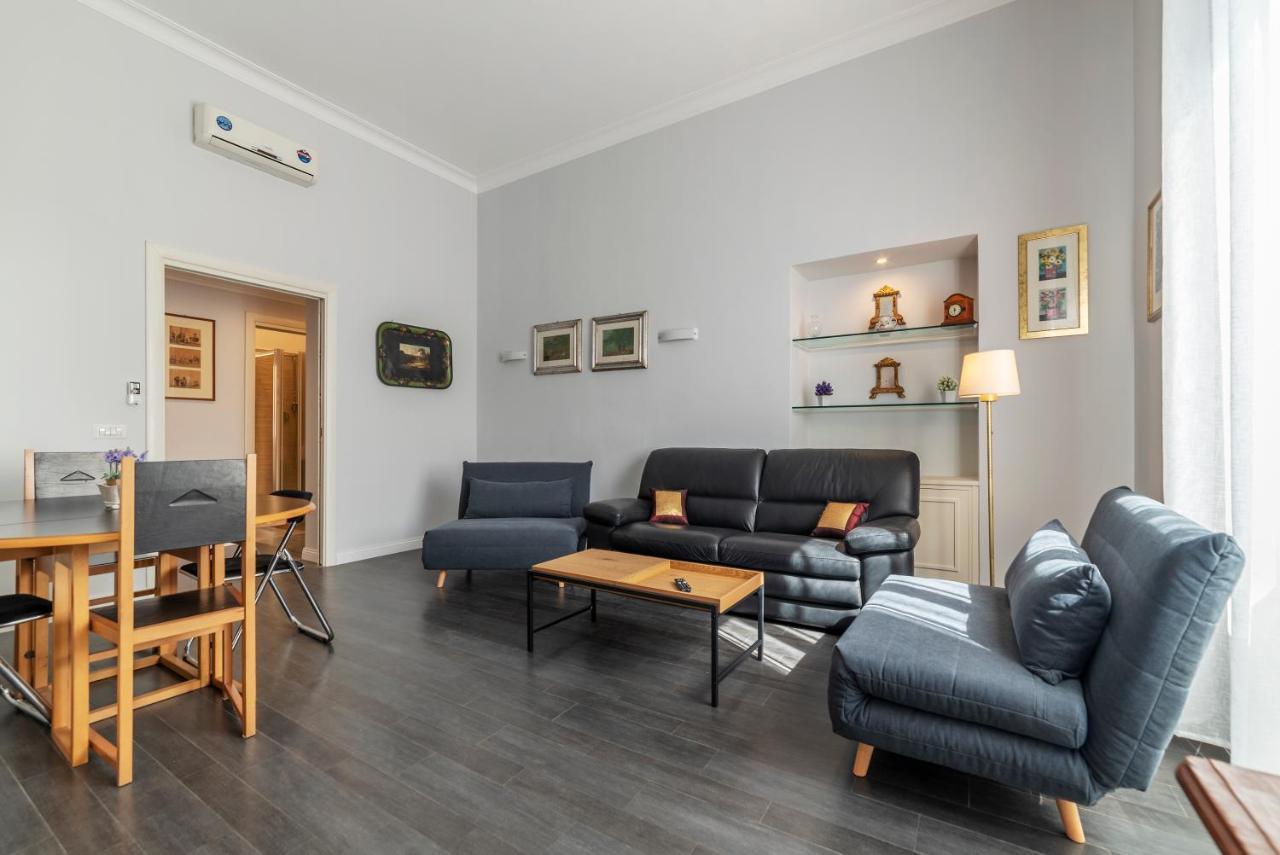 Piazza Del Popolo With View Apartment Rome