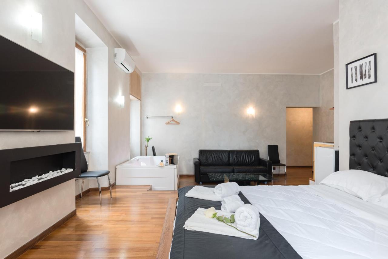 Plaza Collection Apartment