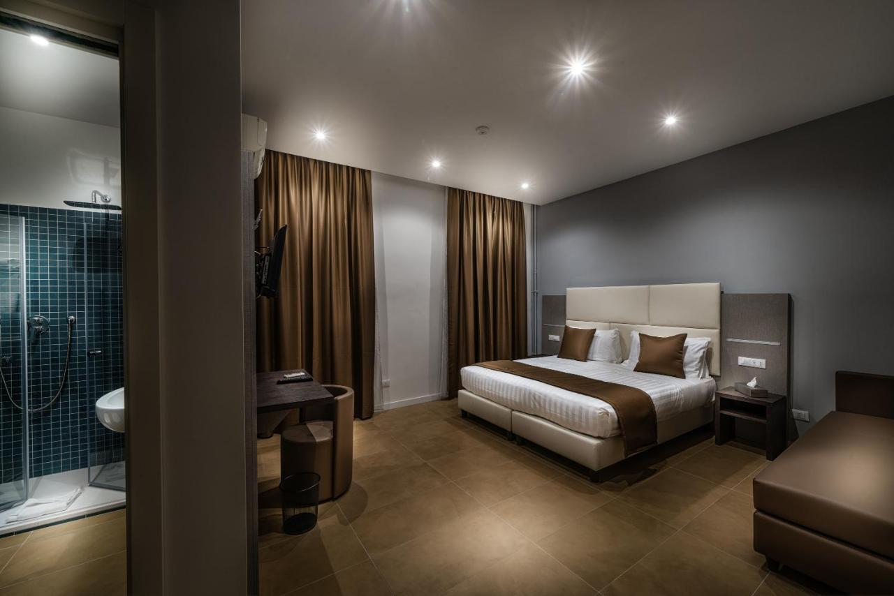 Trinita Grand * Rome
