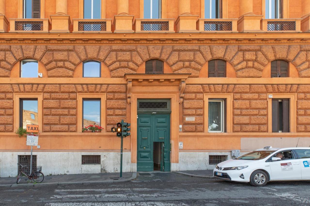 Iflat Colosseum Wide * Rome