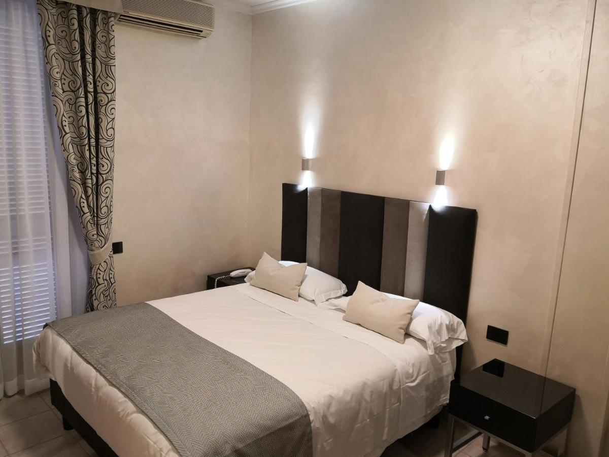 Rimini 3* Rome