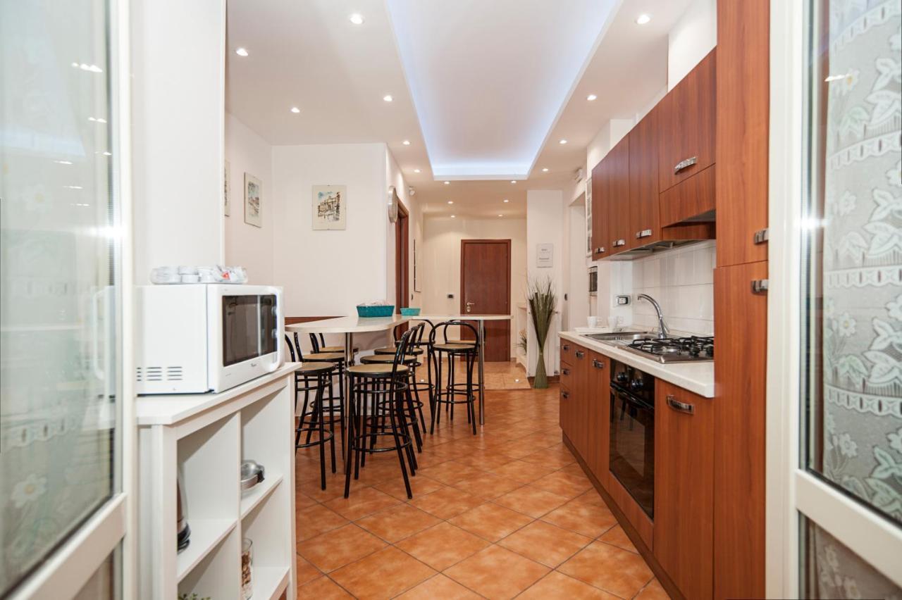 Holiday home Magicfiverooms Di Anisa Rome