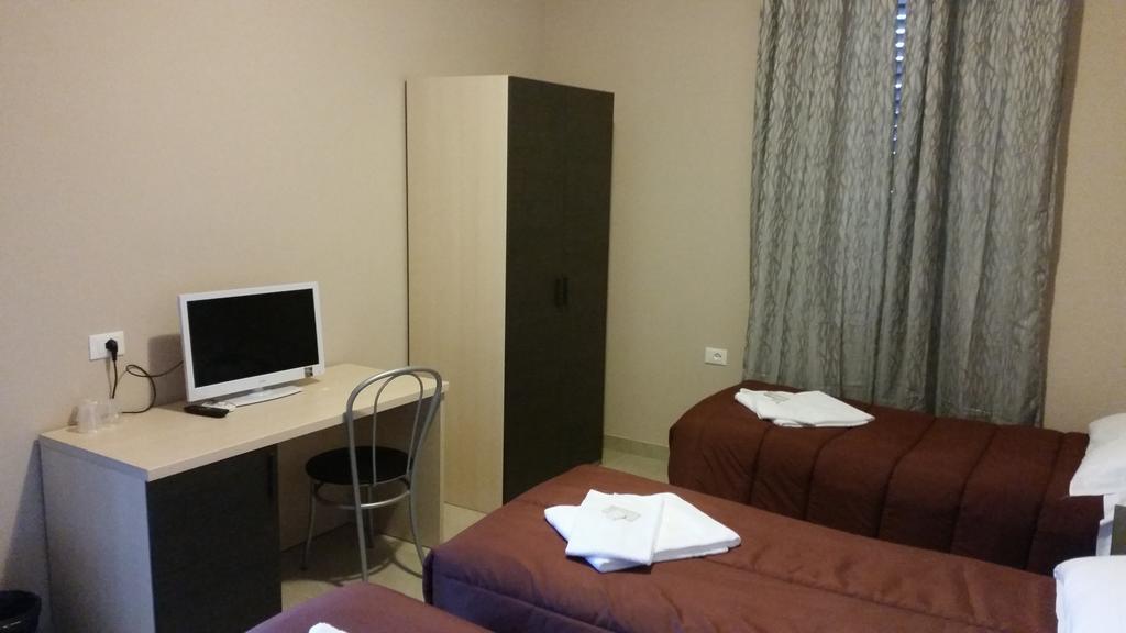 Mosaic Hotel *