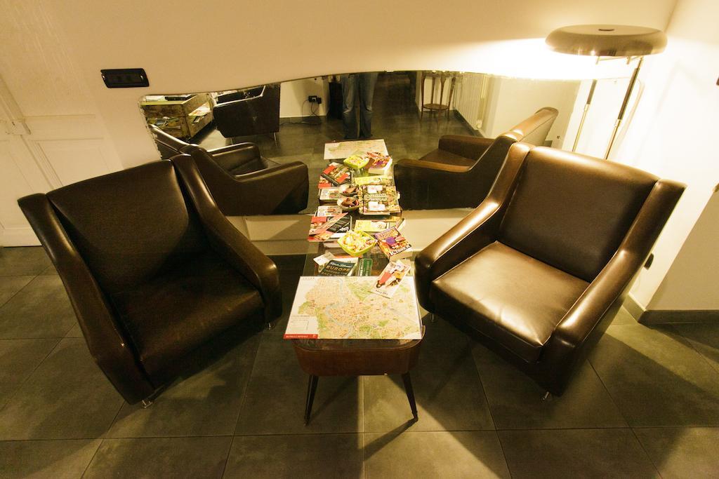 Mr Frills Guest house 2*