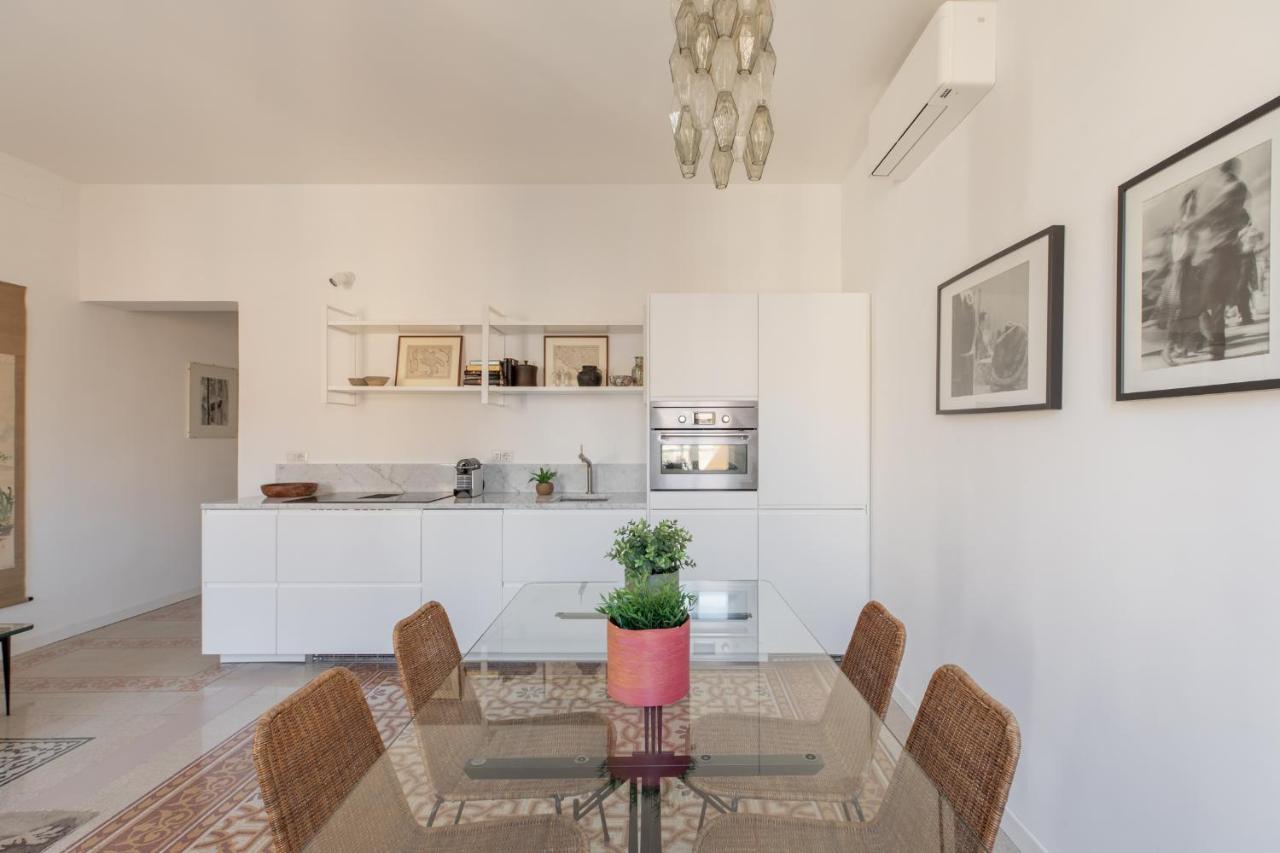 Iflat Lovely With View On Pope Window Apartment