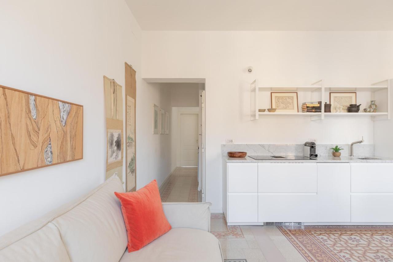 Apartment Iflat Lovely With View On Pope Window