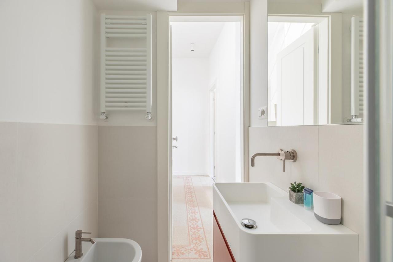 Iflat Lovely With View On Pope Window Apartment