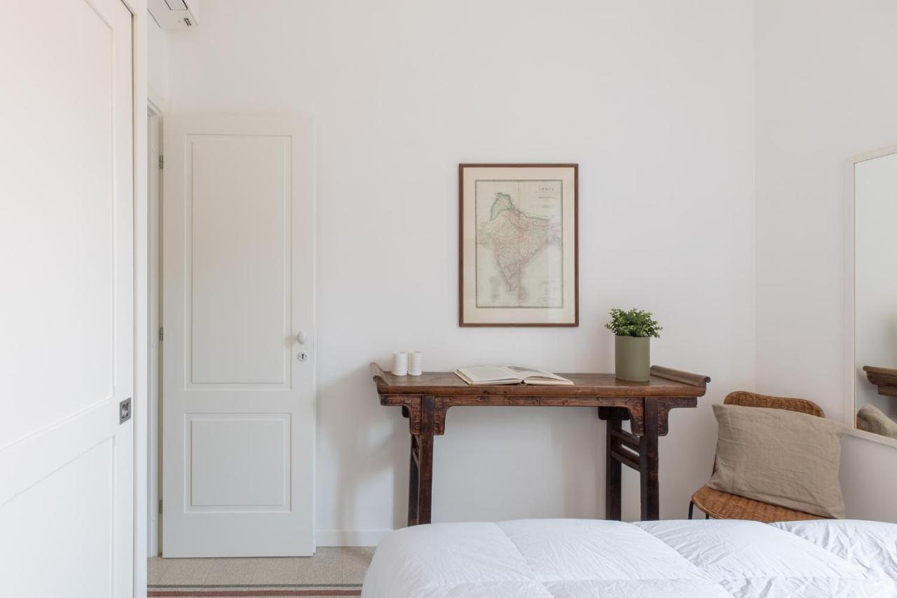 Iflat Lovely With View On Pope Window Apartment