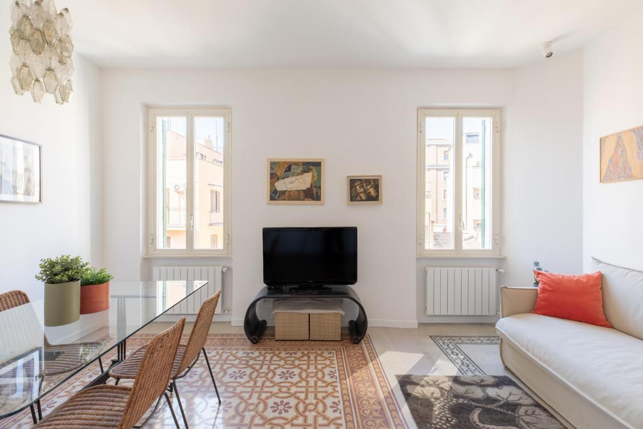 Iflat Lovely With View On Pope Window Apartment *