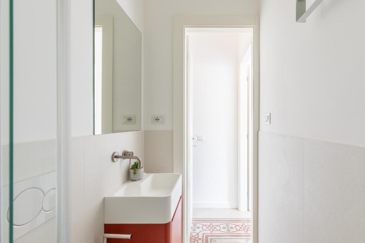 Iflat Lovely With View On Pope Window Apartment