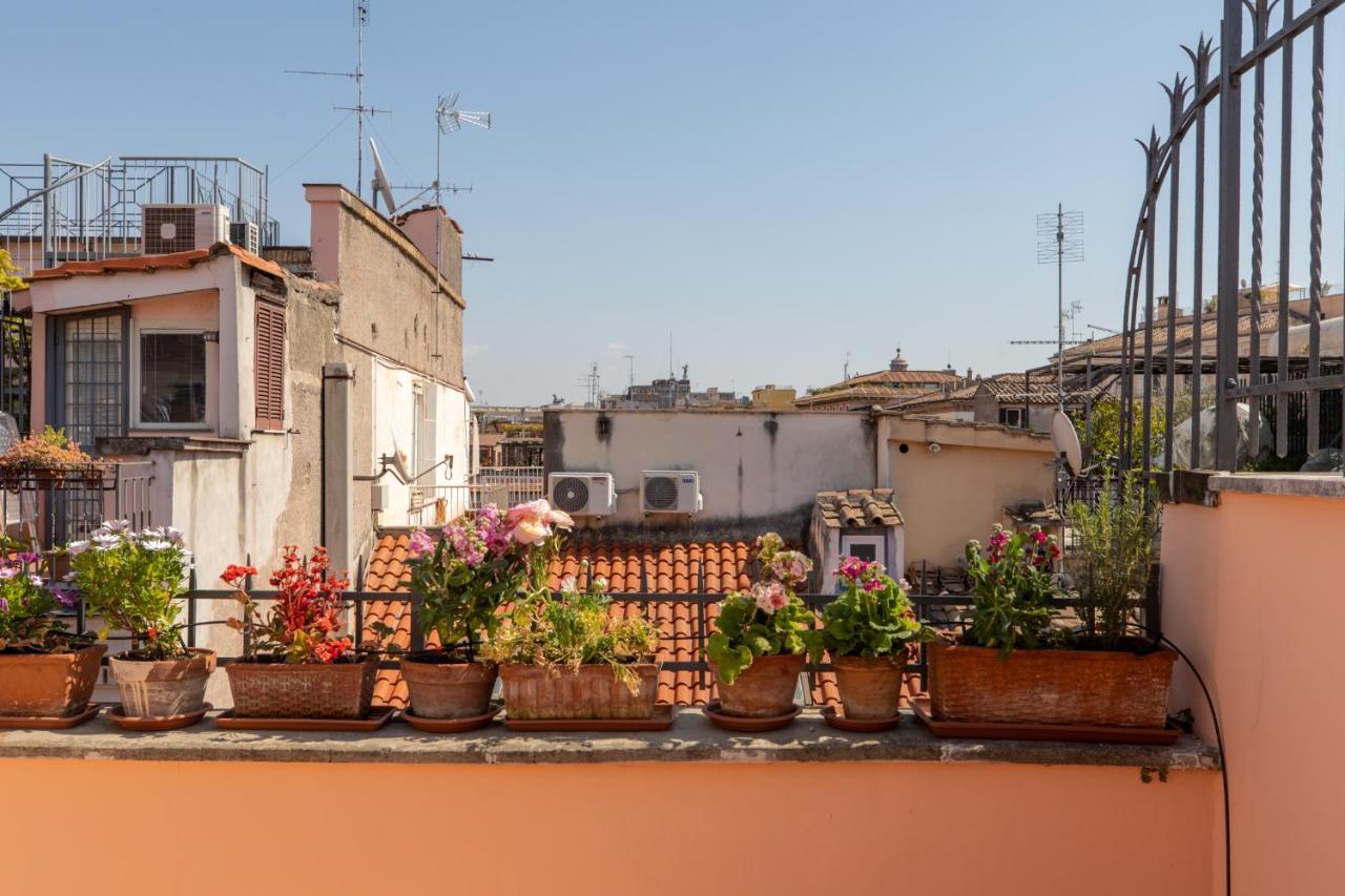 Iflat Lovely With View On Pope Window Apartment Rome