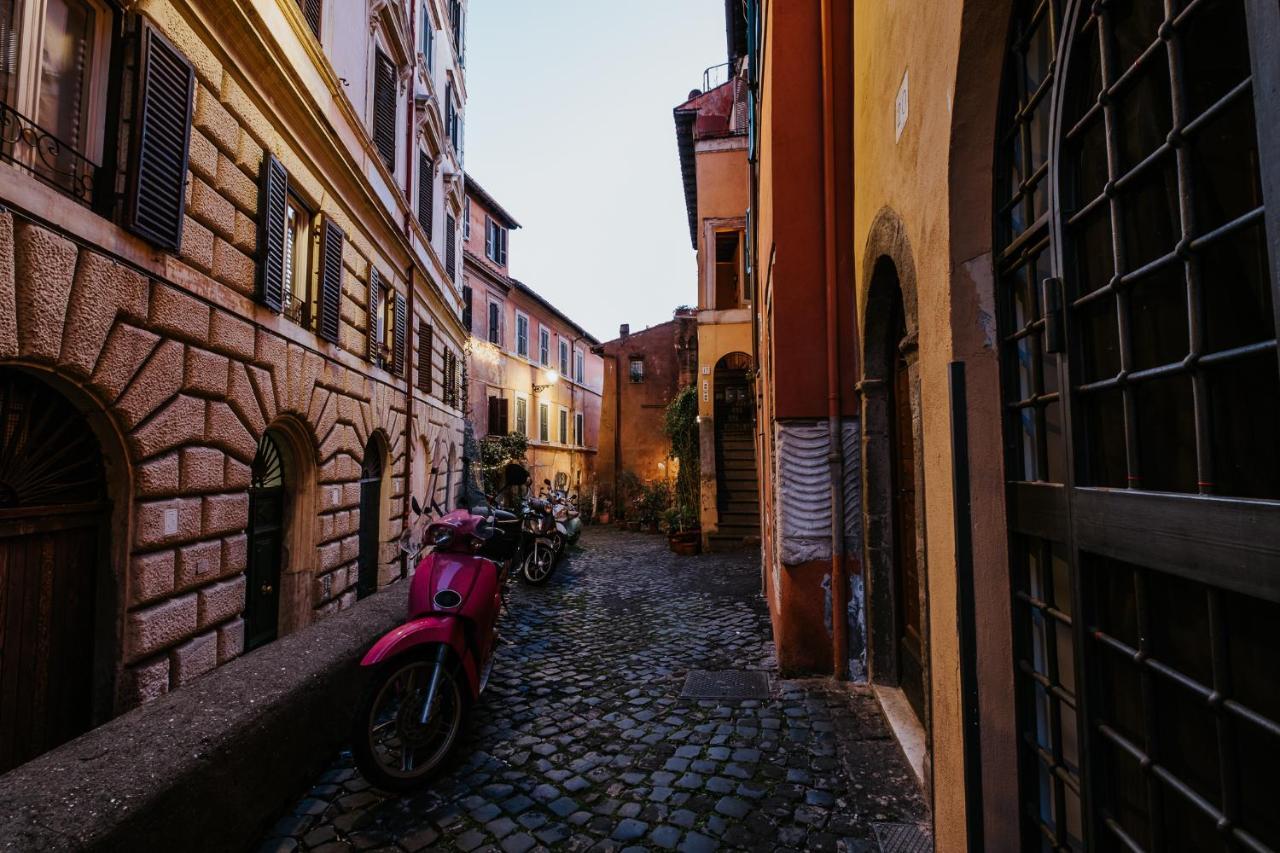Bruno Domus Trastevere