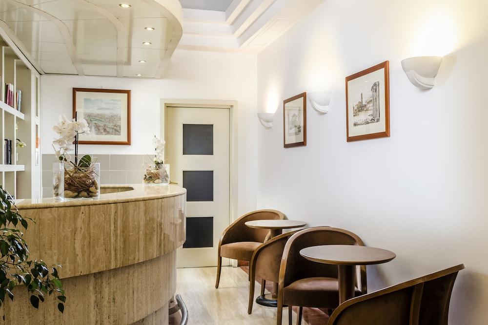 Hotel Exe Domus Aurea