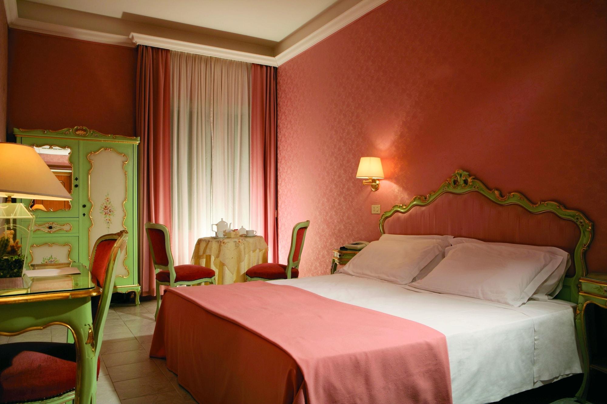 Romulus 3* Rome