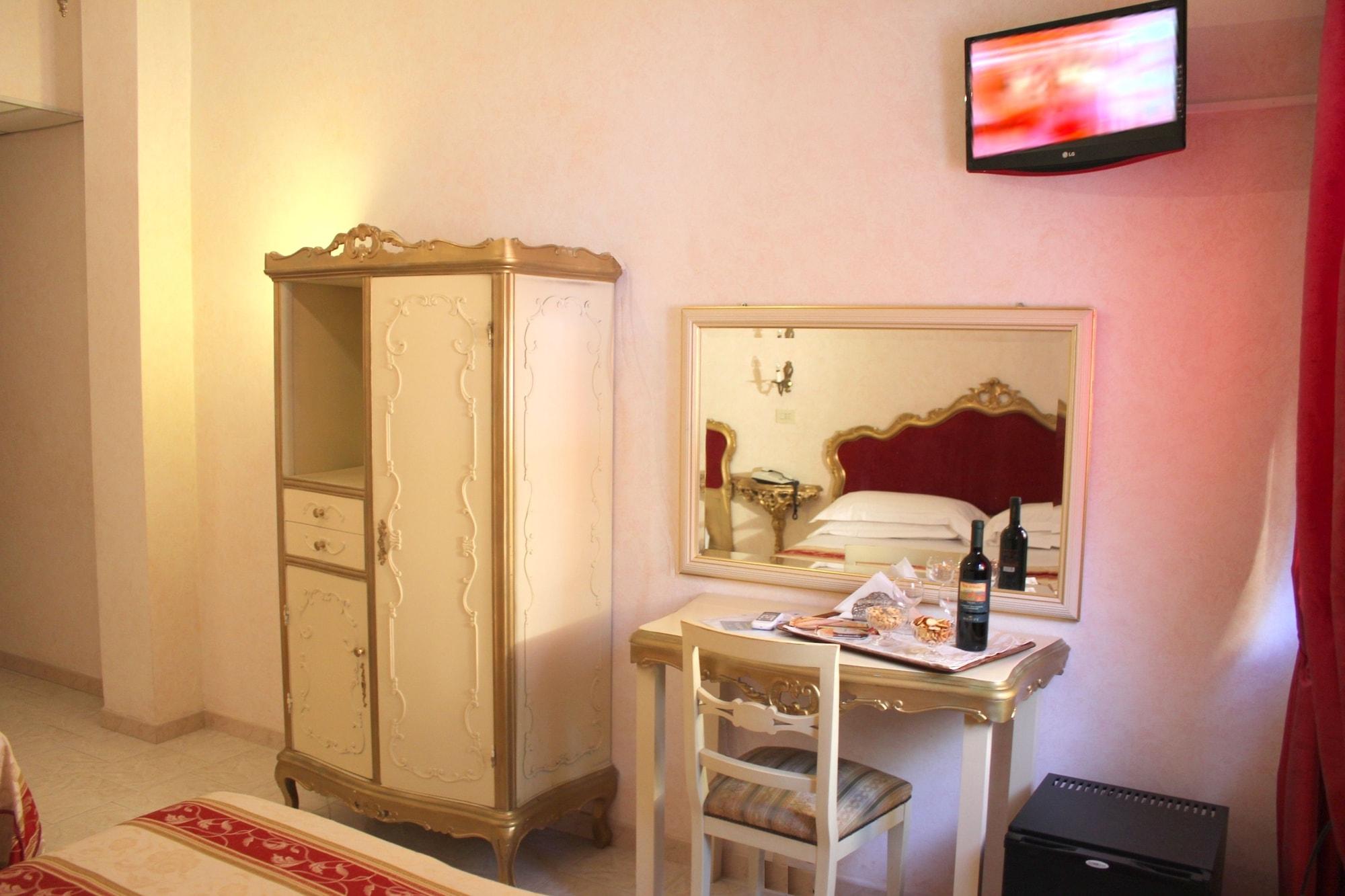 Romulus Hotel 3*