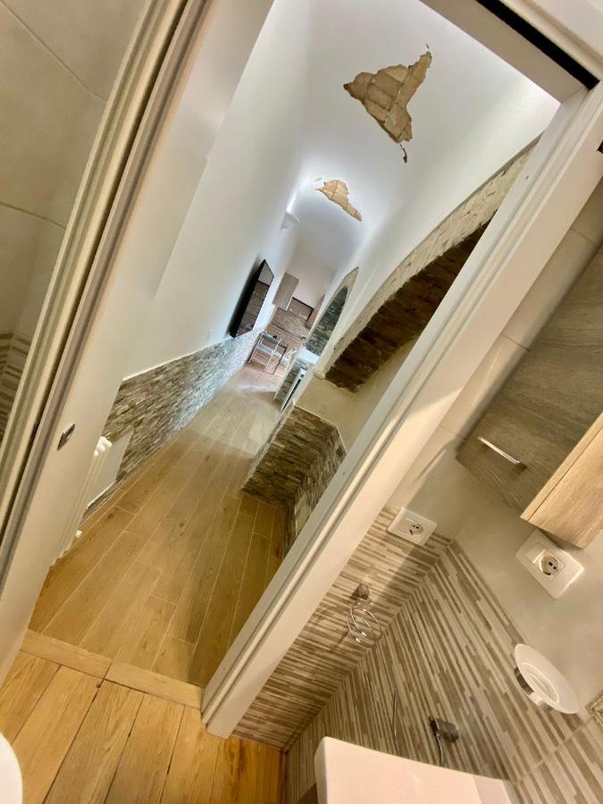 Vatican Stone Apartment *