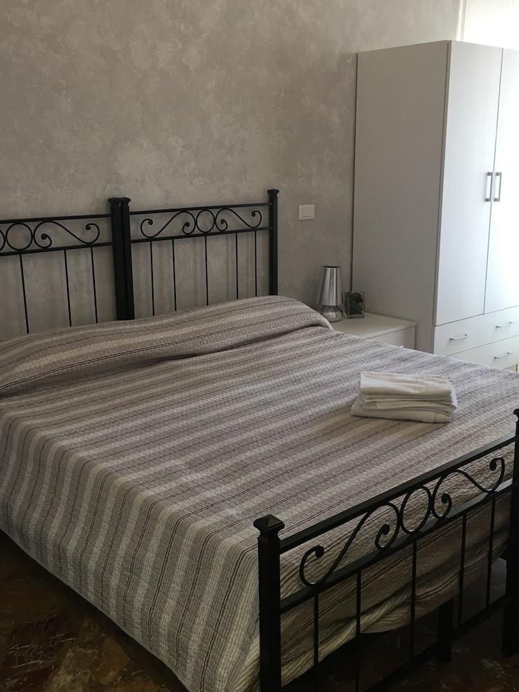 Damiani & Sister Guesthouse Bed & Breakfast 2*