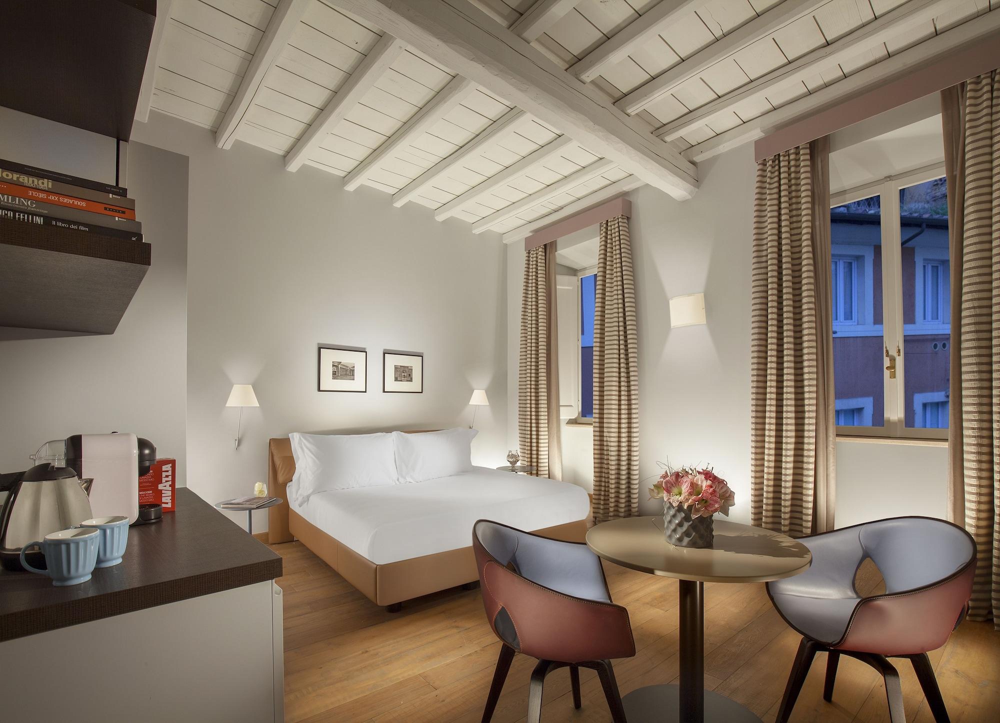 Palazzo Scanderbeg Aparthotel 4*