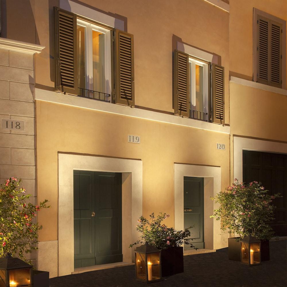 Palazzo Scanderbeg Aparthotel