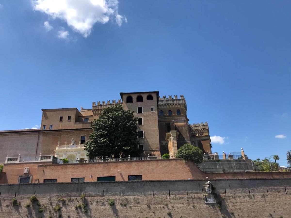 Manfredi House San Pietro Rome