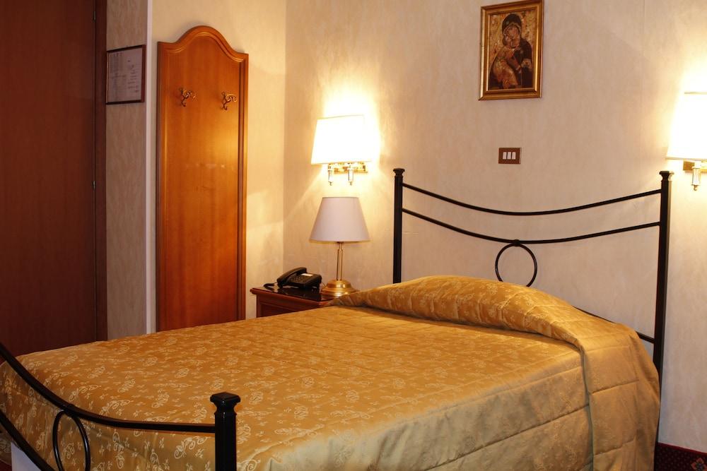Edera Rome