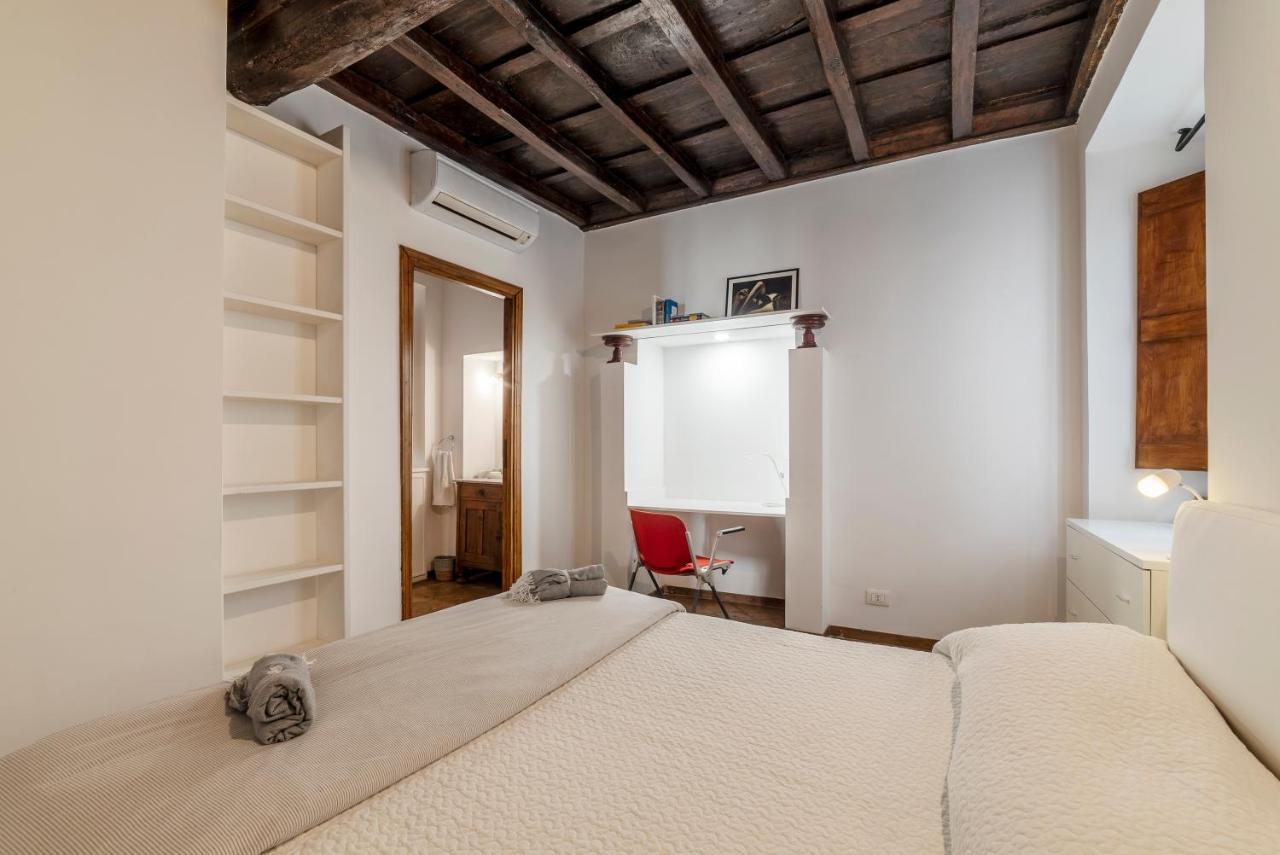 Colosseo & Fori Imperiali Wooden Flat Apartment Rome