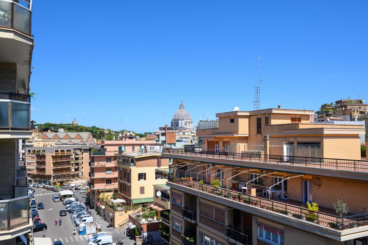 La Meraviglia- San Pietro - Vatican Area Rome