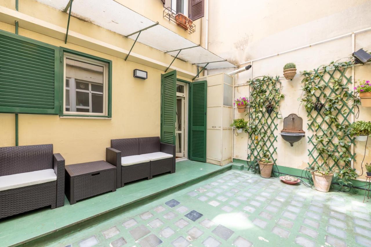 Charming With Patio A Few Steps From Colosseum Rome