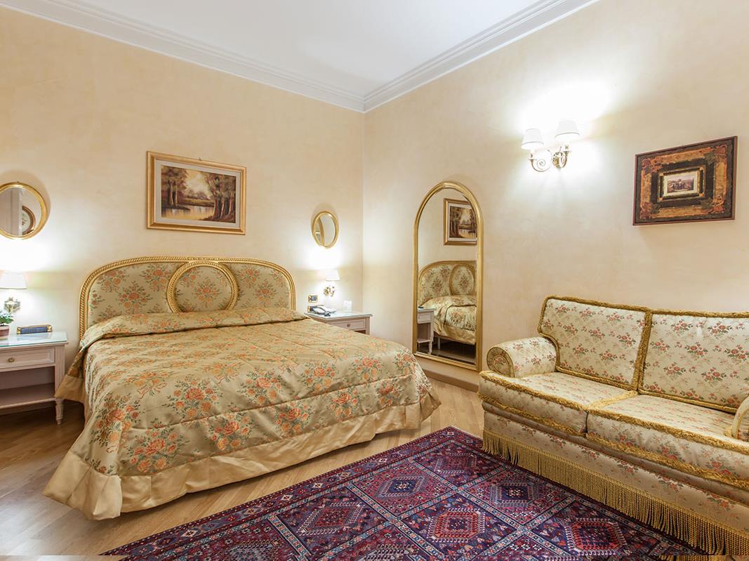 Daniel's Hotel