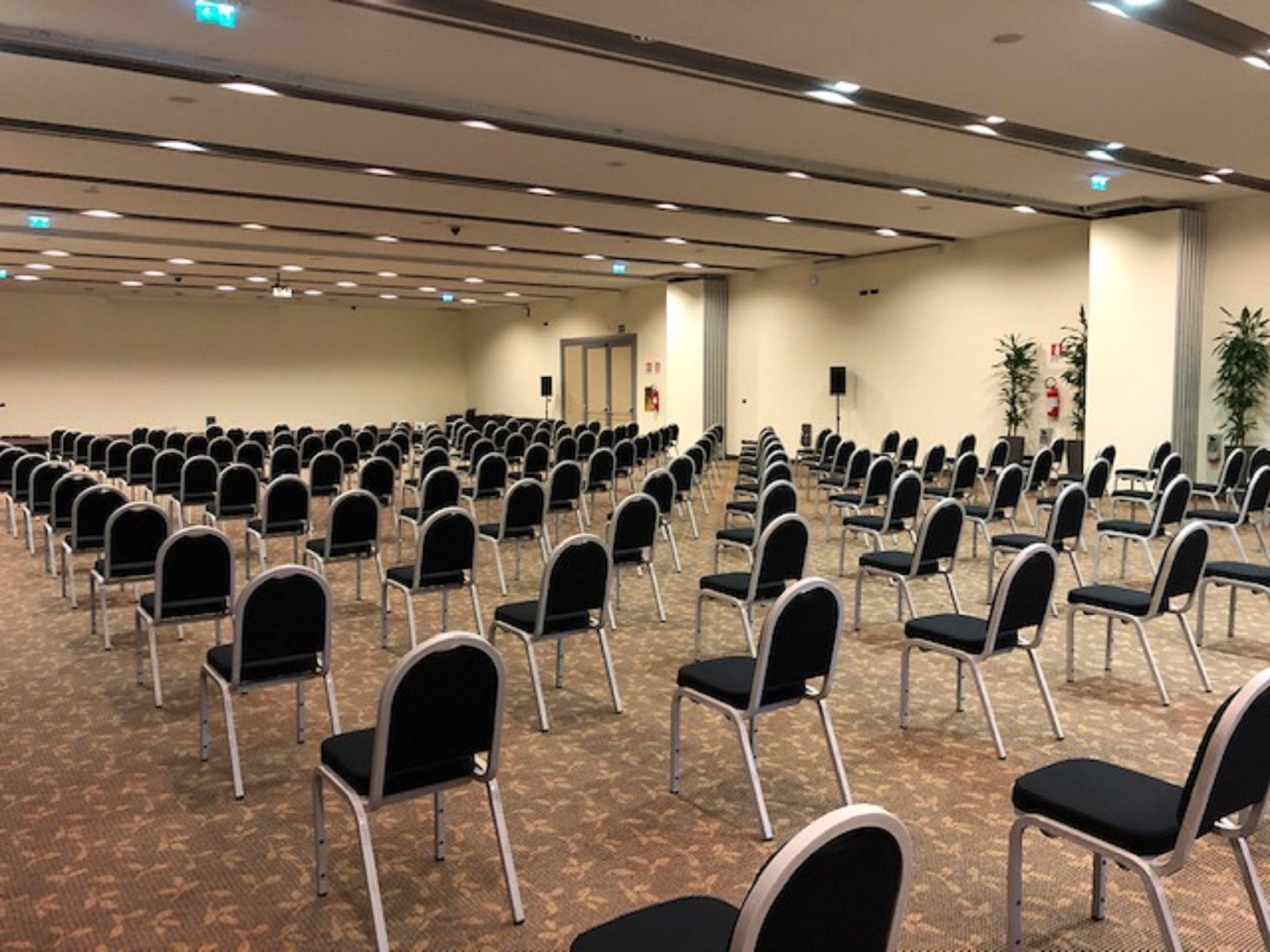 Hotel Crowne Plaza St. Peter's By Ihg 4*