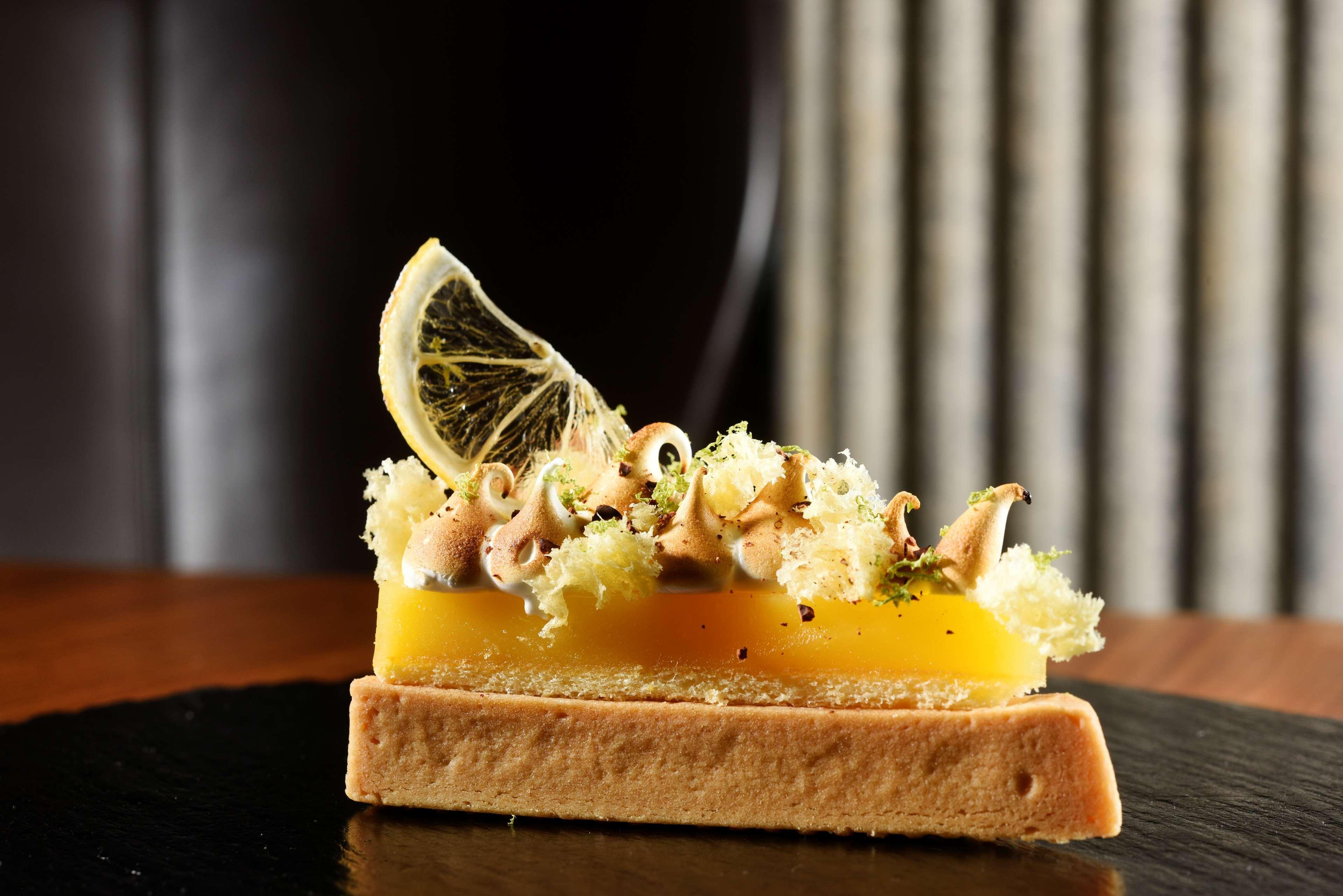 Palazzo Montemartini Rome, A Radisson Collection 5*