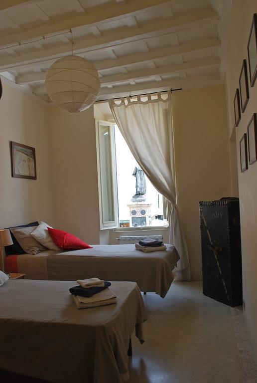 Piazza Farnese Apartment
