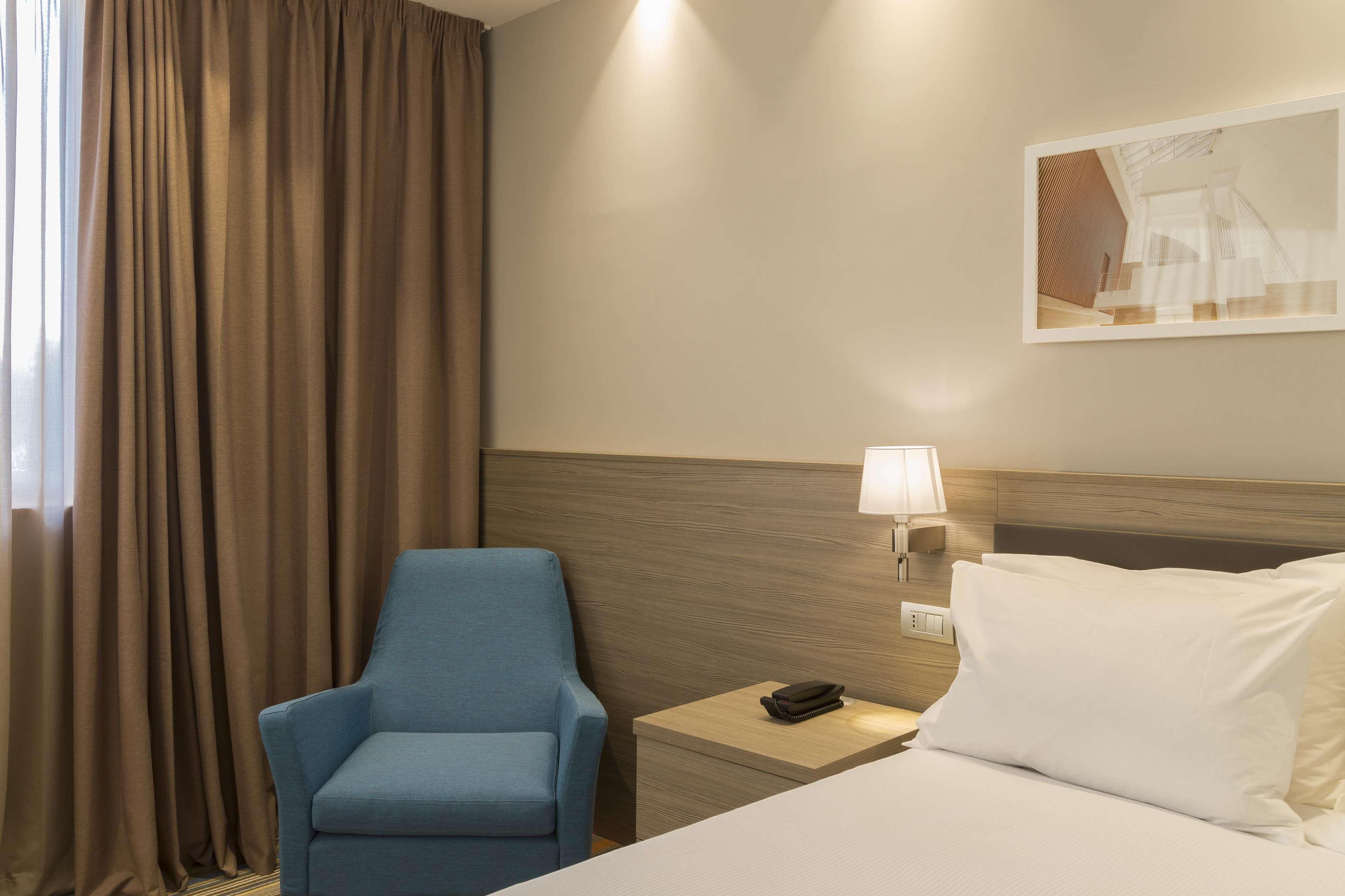 Hampton By Hilton East Hotel